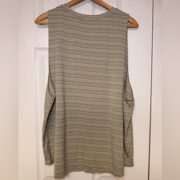 Athleta Cloudlight Striped Muscle Tank XL Shadow Olive Athletic Activewear Gym - Picture 4 of 9